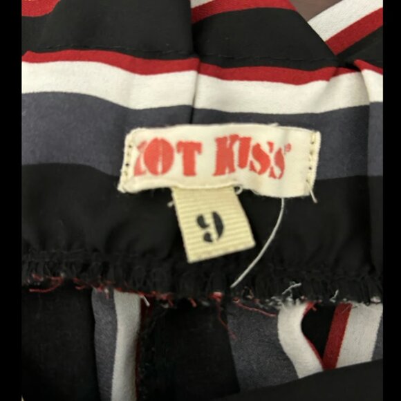 Women's shorts - Picture 2 of 2